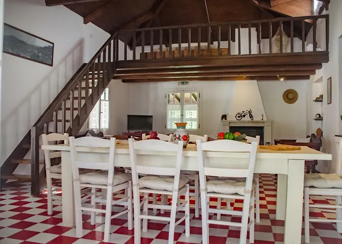 Ermioni Tatil Evi *
