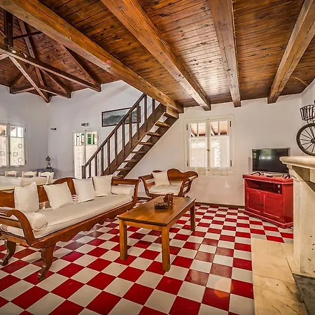 Ermioni بيت للعطل *